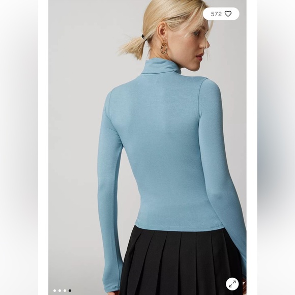 Urban Outfitters Sierra Cherry Roll Neck Top Blue Size Medium Graphic Print Car - Picture 4 of 4